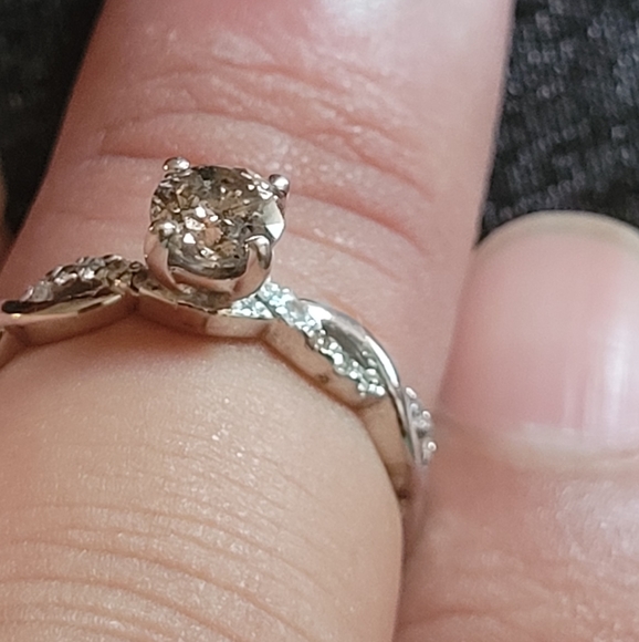 Diamond Engagement 14k gold champaign solitaire - Picture 1 of 3